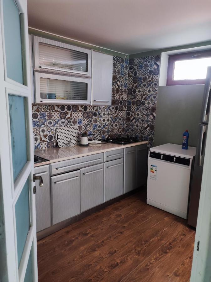 Ferienwohnung Shared Flat In An Artists District Pikris Gora Tbilisi Exterior foto